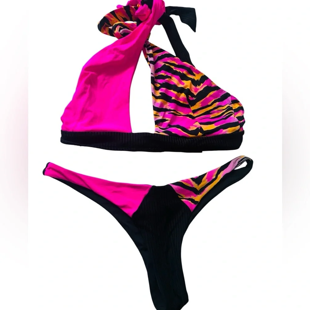 *Host pick* BEACH BUNNY animal print bikini set! Top, bottoms + sarong - New! - Picture 2 of 8
